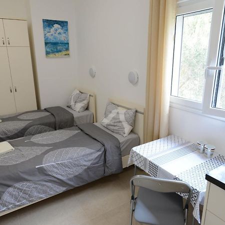 Olga Beach Apartment 28 하이파 외부 사진