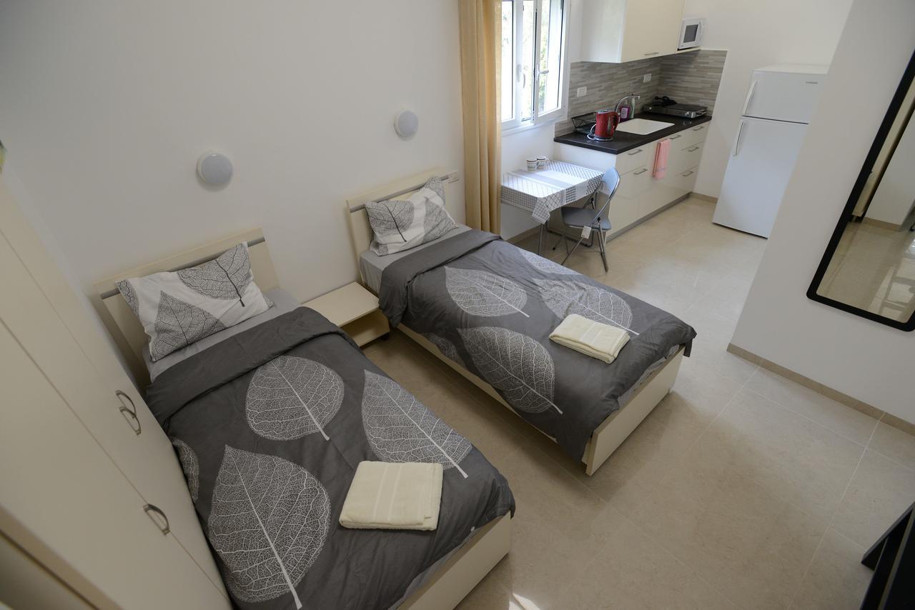 Olga Beach Apartment 28 하이파 외부 사진