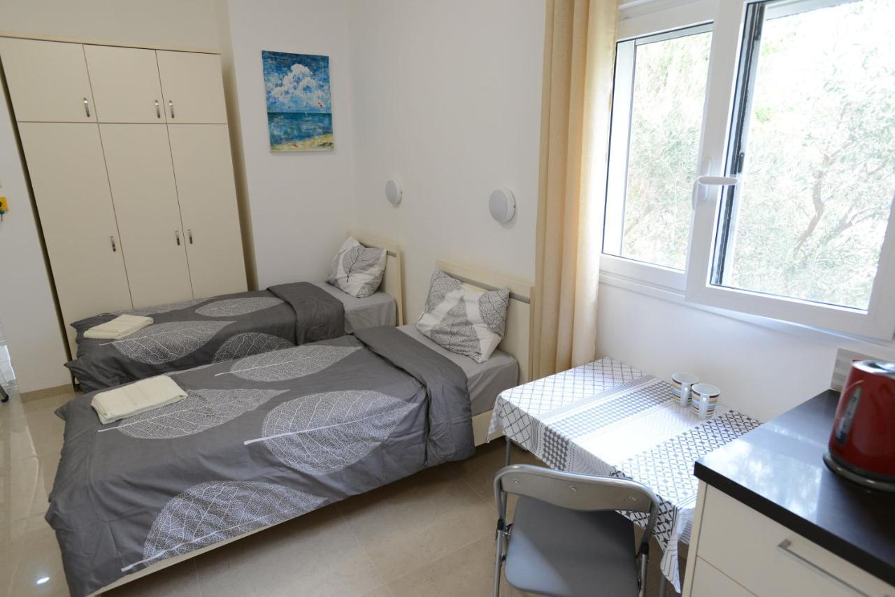 Olga Beach Apartment 28 하이파 외부 사진